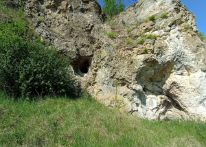 Țugui's grotto