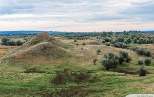 Сто курганов