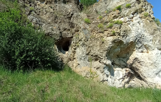 Țugui's grotto