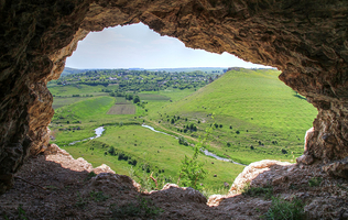 Brînzeni Grottoes